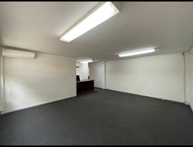 555M² WAREHOUSE TO LET IN RANDJESPARK